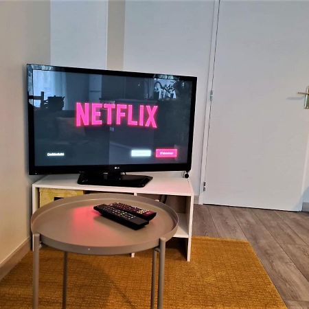 Grand Studio Lyon Villeurbanne Proche Metro - Wifi Esterno foto